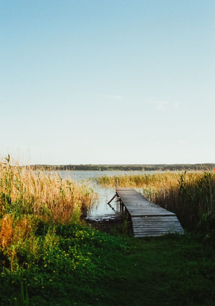 Pomost na jeziorze