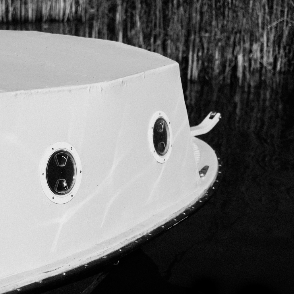 Monochromatyczne kwadraty - Łódka