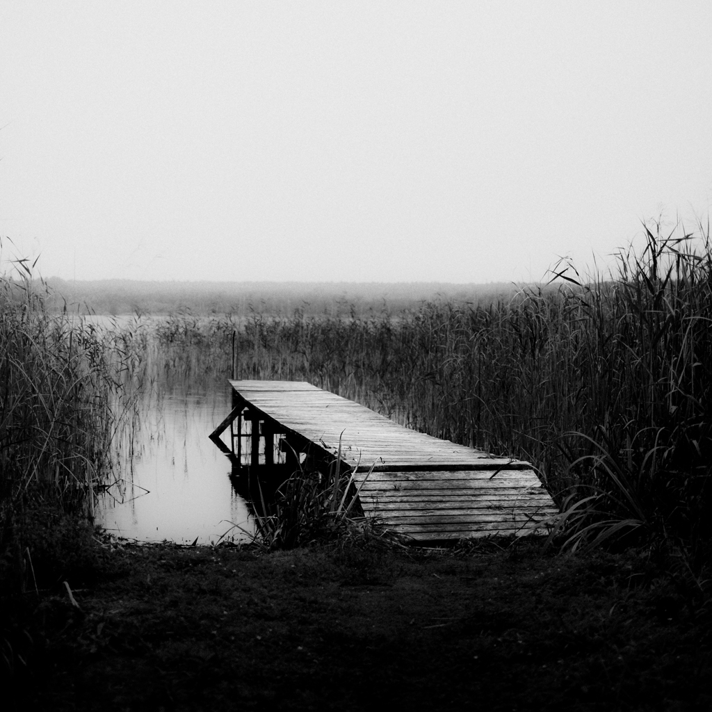 Monochromatyczne kwadraty - Pomost w Matyldowie
