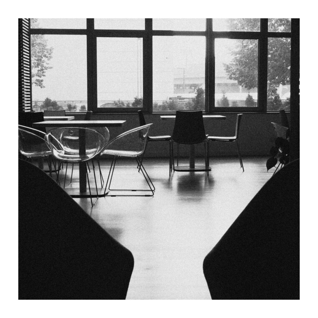 Ricoh GR IV - stołówka w biurze